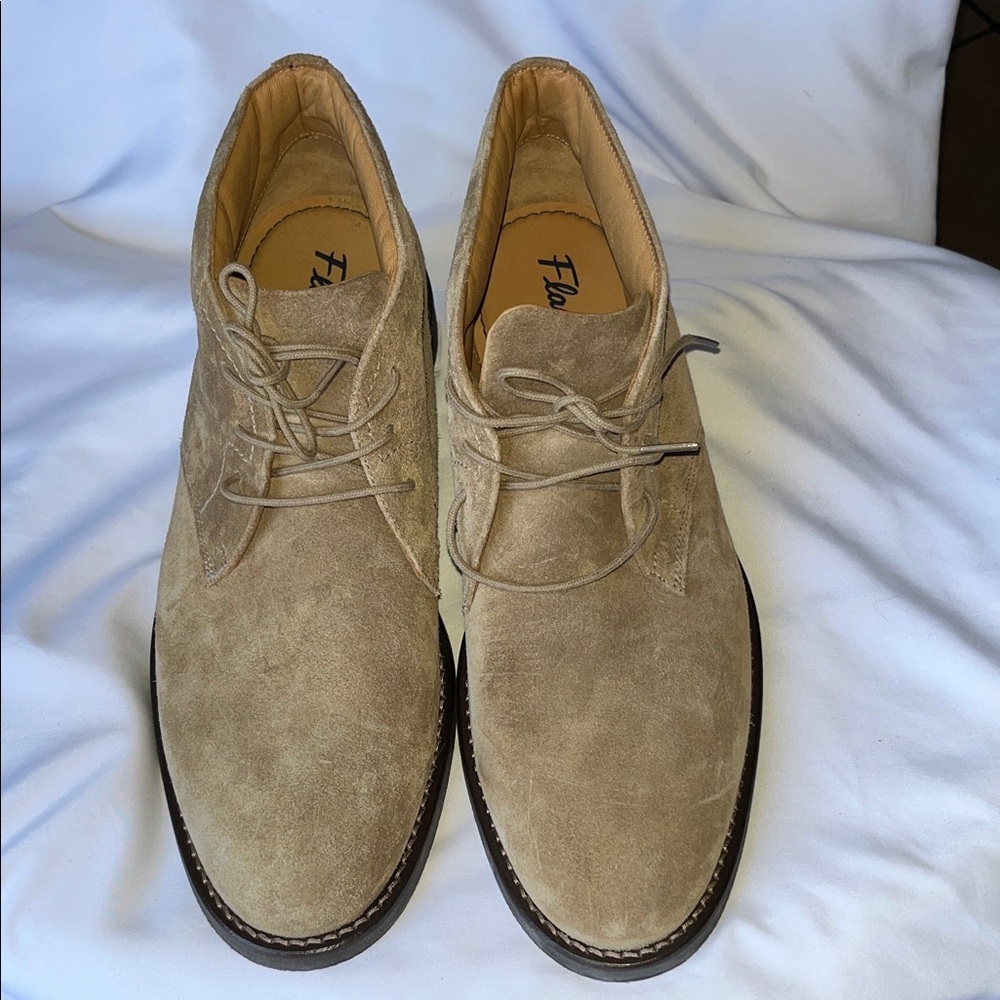 Flag Ltd Men's Tan Suede Chukka Boots